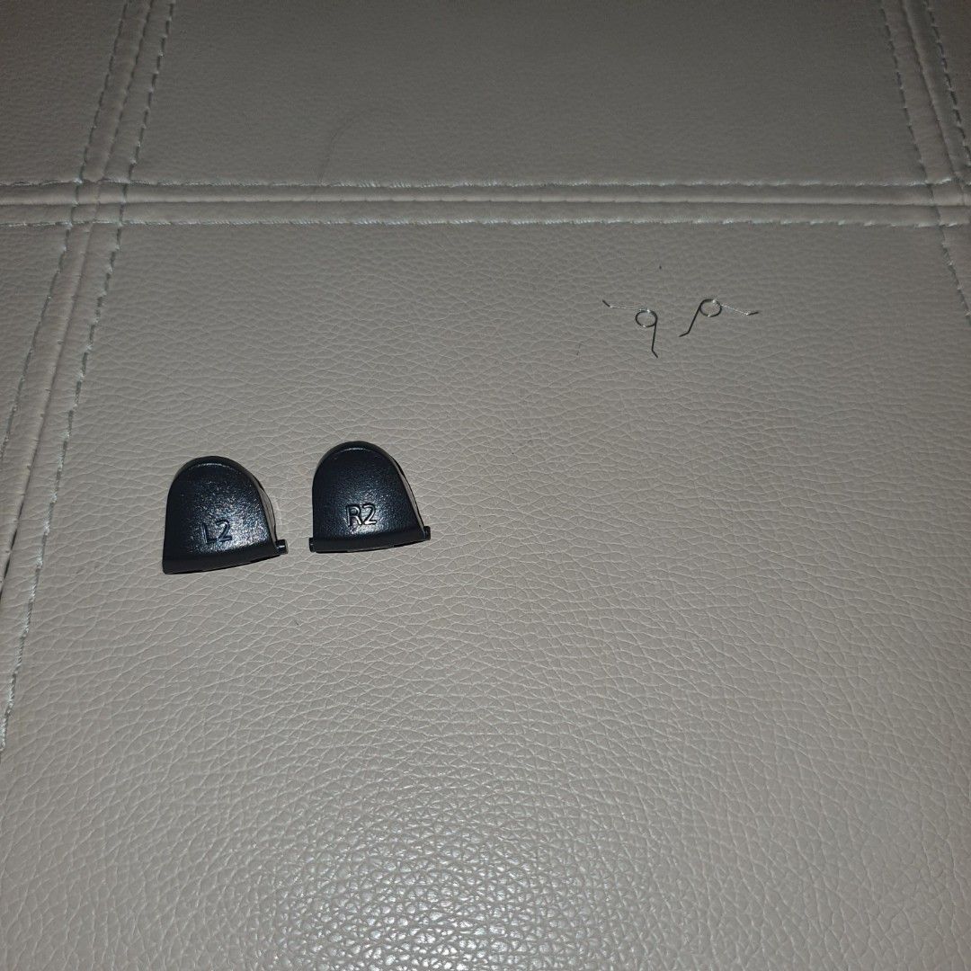 Dualshock 4 controller l2 r2 button replacement should button (Category: PlayStation) located in Pasig City. Submitted by fasttech01 (Listing ID 1453302974, Image 1). Description: .
