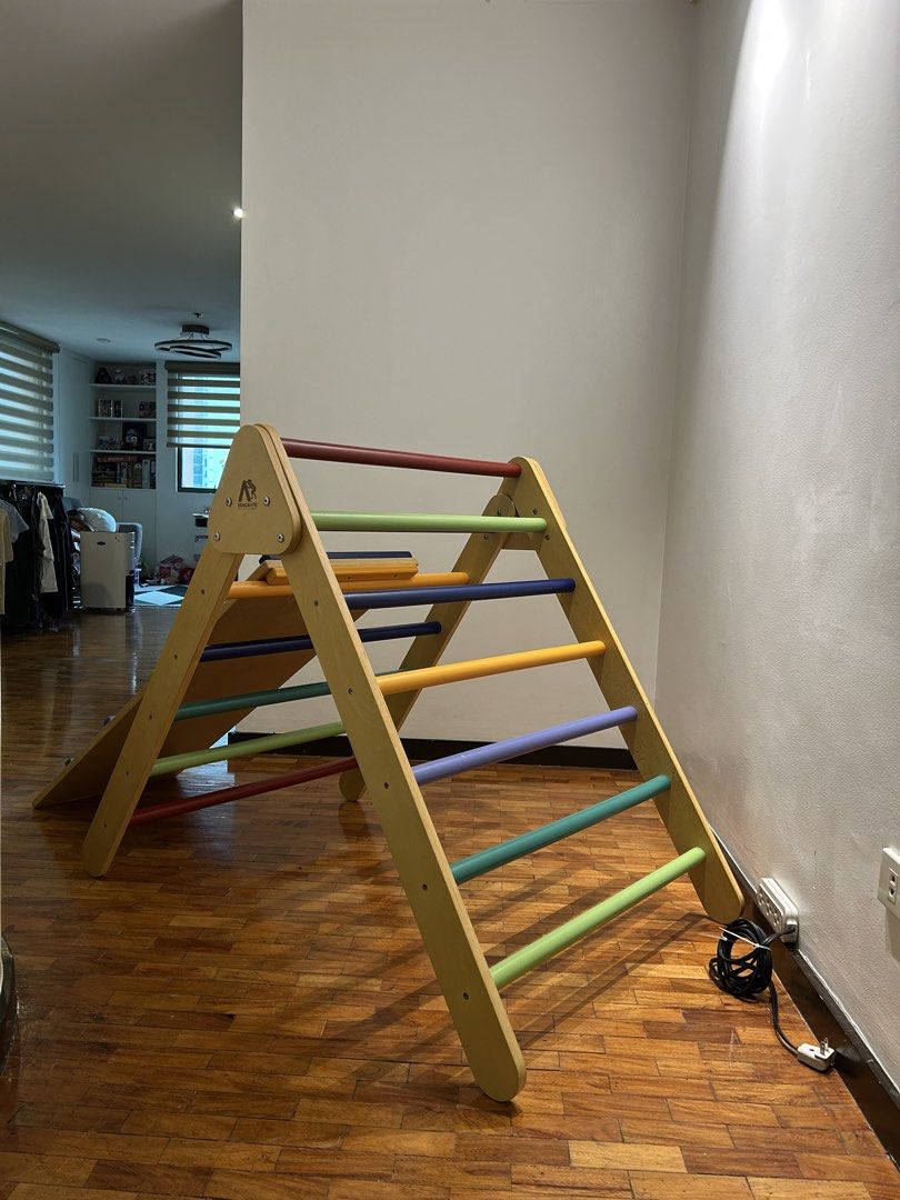 Educrate Large Pikler Triangle with Slide/Ladder (Category: Other Kids Furniture) located in Quezon City. Submitted by pamysyling (Listing ID 1453328154, Image 1). Description: Minor paint chips .