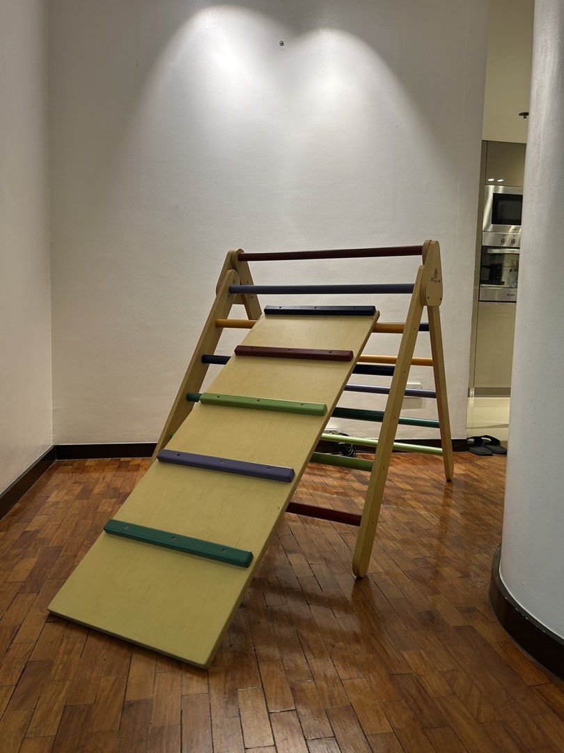 Educrate Large Pikler Triangle with Slide/Ladder (Category: Other Kids Furniture) located in Quezon City. Submitted by pamysyling (Listing ID 1453328154, Image 2). Description: Minor paint chips .