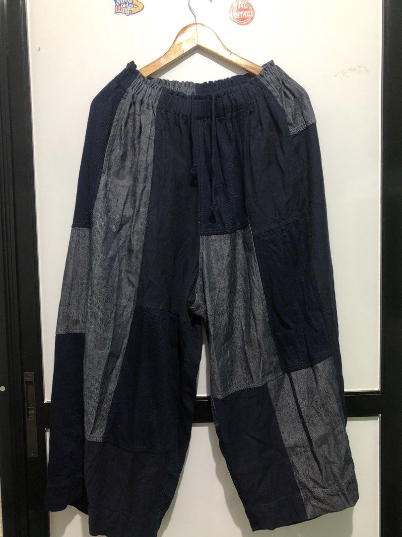 FACTORY PATCH WORK (Category: Jeans) located in Lipa City. Submitted by deligrind (Listing ID 1453409585, Image 1). Description: FACTORY PATCH WORK - size 3 -dimes 30 up x 38 -Leg opening 14 -Good condition .