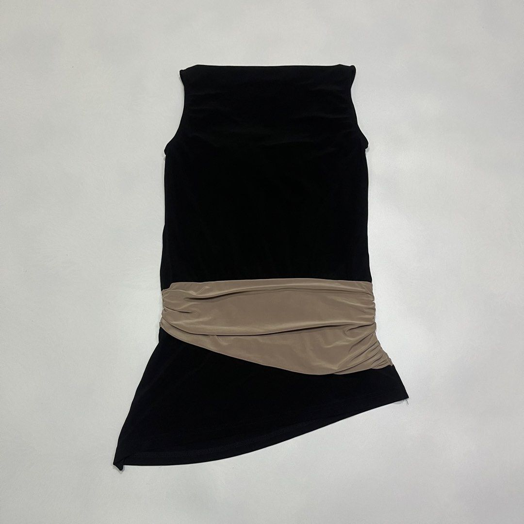 Faersa women shirt (Category: Announcements) located in Quezon City. Submitted by thriftrage (Listing ID 1453419244, Image 2). Description: Width’ 14.5 Length’ 25.5 No issue Good condition .