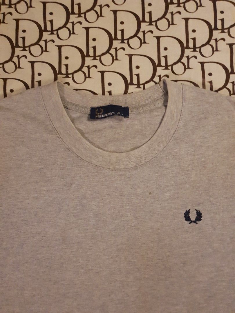 Fred perry basic logo (Category: Tshirts & Polo Shirts ) located in San Fernando. Submitted by retro.district. (Listing ID 1453395698, Image 2). Description: - Fred perry basic logo - Size: Large - Need wash - Condition: Excellent.