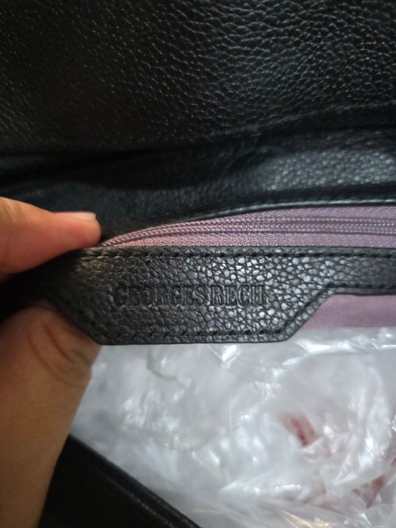 Georges rech (Category: Cases & Sleeves) located in General Trias. Submitted by roselle2230 (Listing ID 1453392878, Image 3). Description: Genuine Leather Likenew Condition.