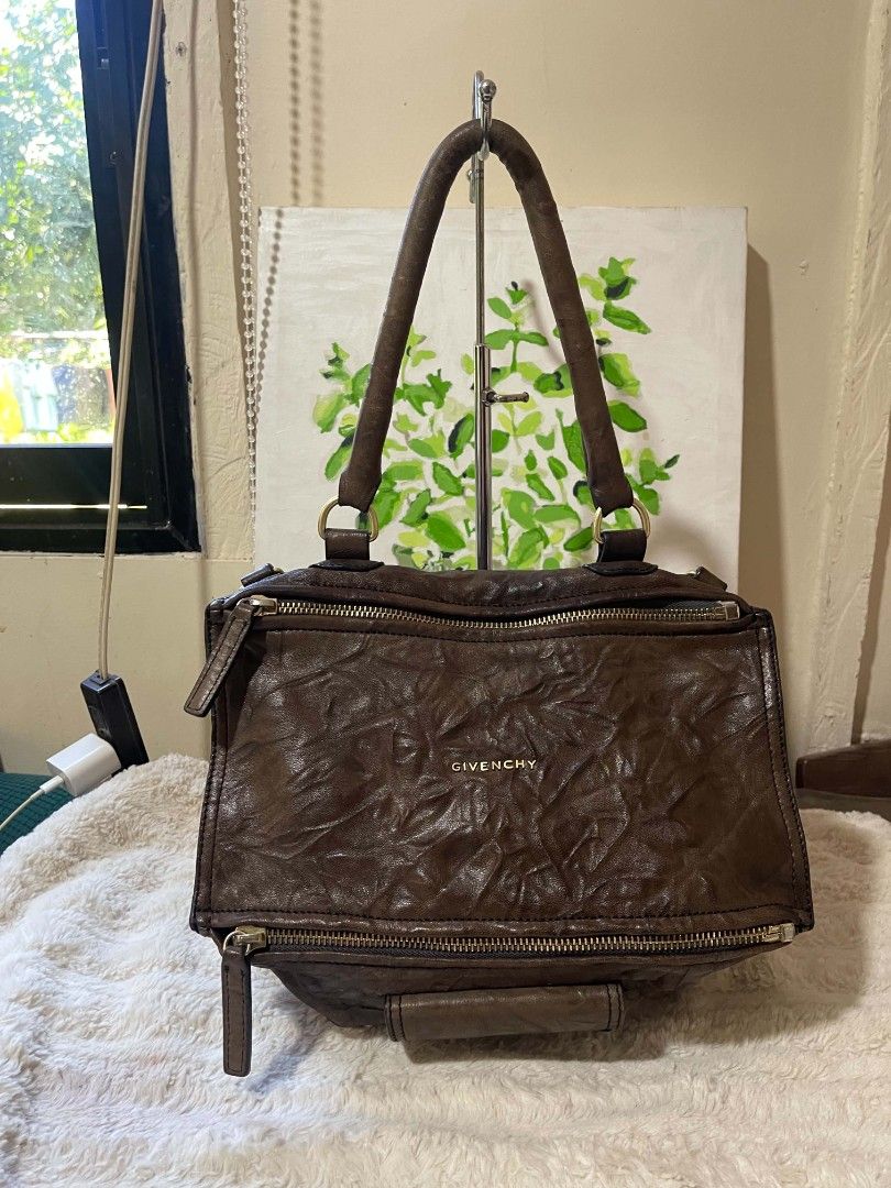 Givenchy pandora (Category: Luxury Bags & Wallets) located in Naawan. Submitted by twillycalledprelovedbags (Listing ID 1453271193, Image 1). Description: missing sling, ykk zipper.