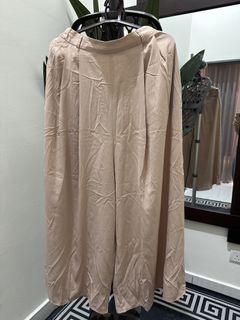 (Category: ) located in . Submitted by rumathrift.co (Listing ID 1453399377, Image 1). Description: .