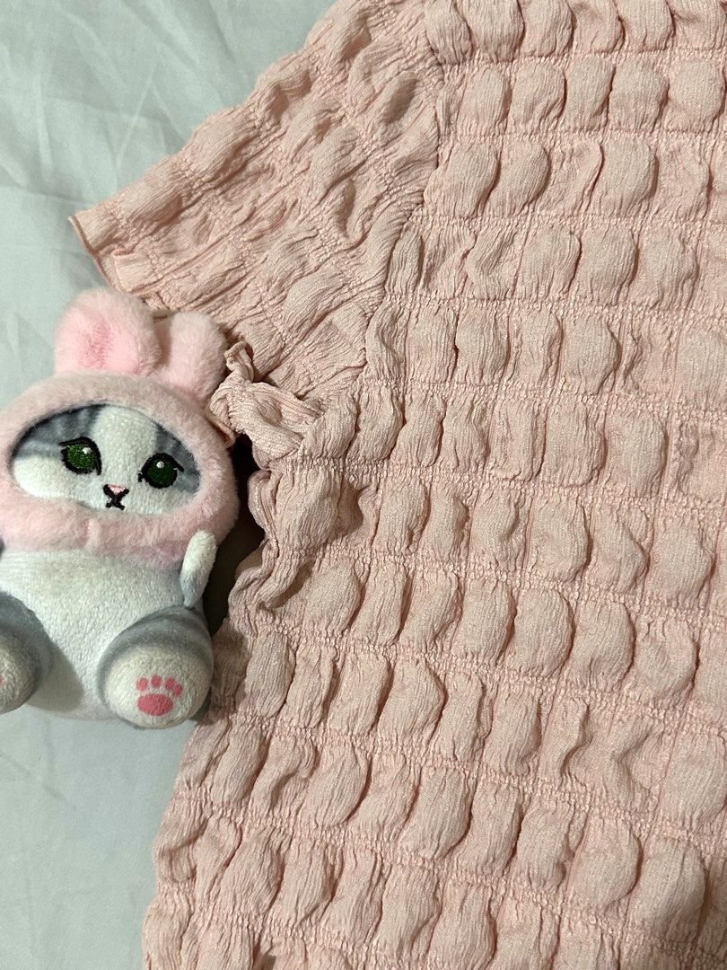 GU Pink Smocked Waffle Cropped Top (Category: Sleeveless) located in Pasig City. Submitted by polyhedra_ (Listing ID 1453343058, Image 2). Description: - Cute pink cropped top - Bought from Japan - Smocked, textured fabric - Very stretchy and comfortable - Ideal for casual outings - Fits S-M stretchable Pre-loved clothes available for sale 💗 RFS: Decluttering. All items in my shop are imported or have been bought abroad. NONE are thrifted unless