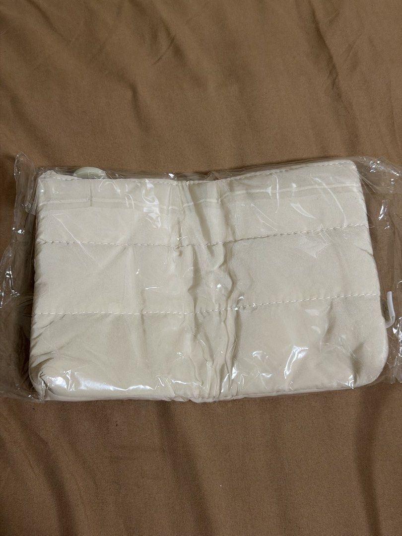 Happy Skin Puffy Pouch (Category: Purses & Pouches) located in Mandaluyong City. Submitted by _jdeclutters (Listing ID 1453311918, Image 1). Description: .
