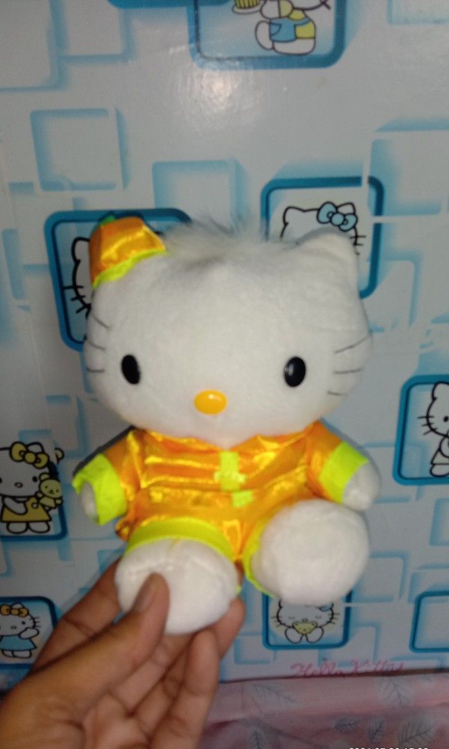 Hello Kitty Couple Mcdo Chinese Costume stufftoys (Category: Character Goods) located in Cabuyao City. Submitted by reyesjim60 (Listing ID 1453265560, Image 3). Description: Hello Kitty Couple Mcdo Chinese Costume stufftoys.