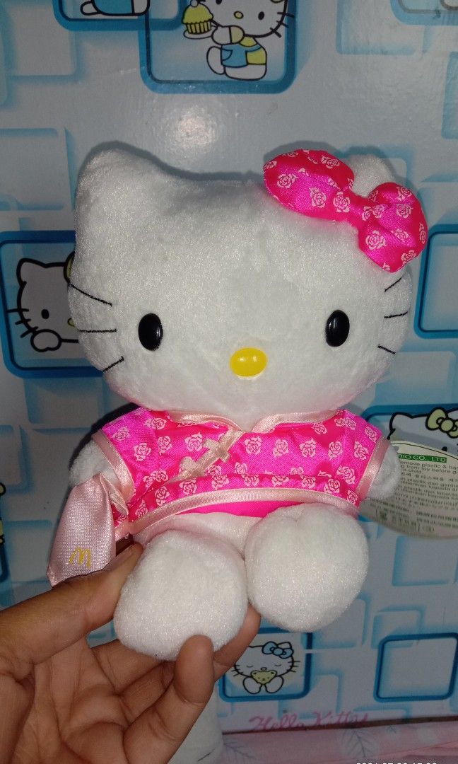 Hello Kitty Couple Mcdo Chinese Costume stufftoys (Category: Character Goods) located in Cabuyao City. Submitted by reyesjim60 (Listing ID 1453265560, Image 2). Description: Hello Kitty Couple Mcdo Chinese Costume stufftoys.