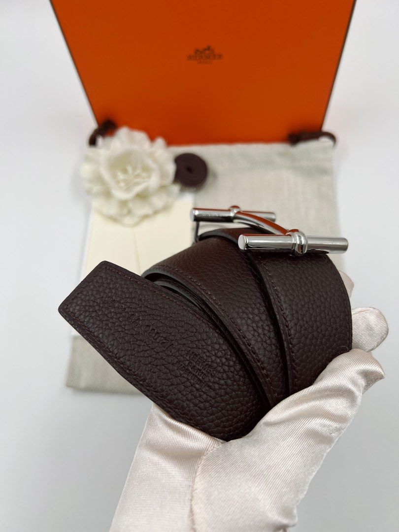 ⚜️Hermes d'Ancre belt (Category: Luxury Accessories) located in Makati City. Submitted by 90sangel (Listing ID 1453297114, Image 2). Description: •Item: Hermes d'Ancre belt buckle & Reversible strap belt 🟰 black & dark brown •Size: 80-110cm •Condition: Excellent! no issues, giftable complete inclusions, to go calfskin / palladium plated. 🩶 *Sleek and elegant |—| design. Perfect for any occasions..