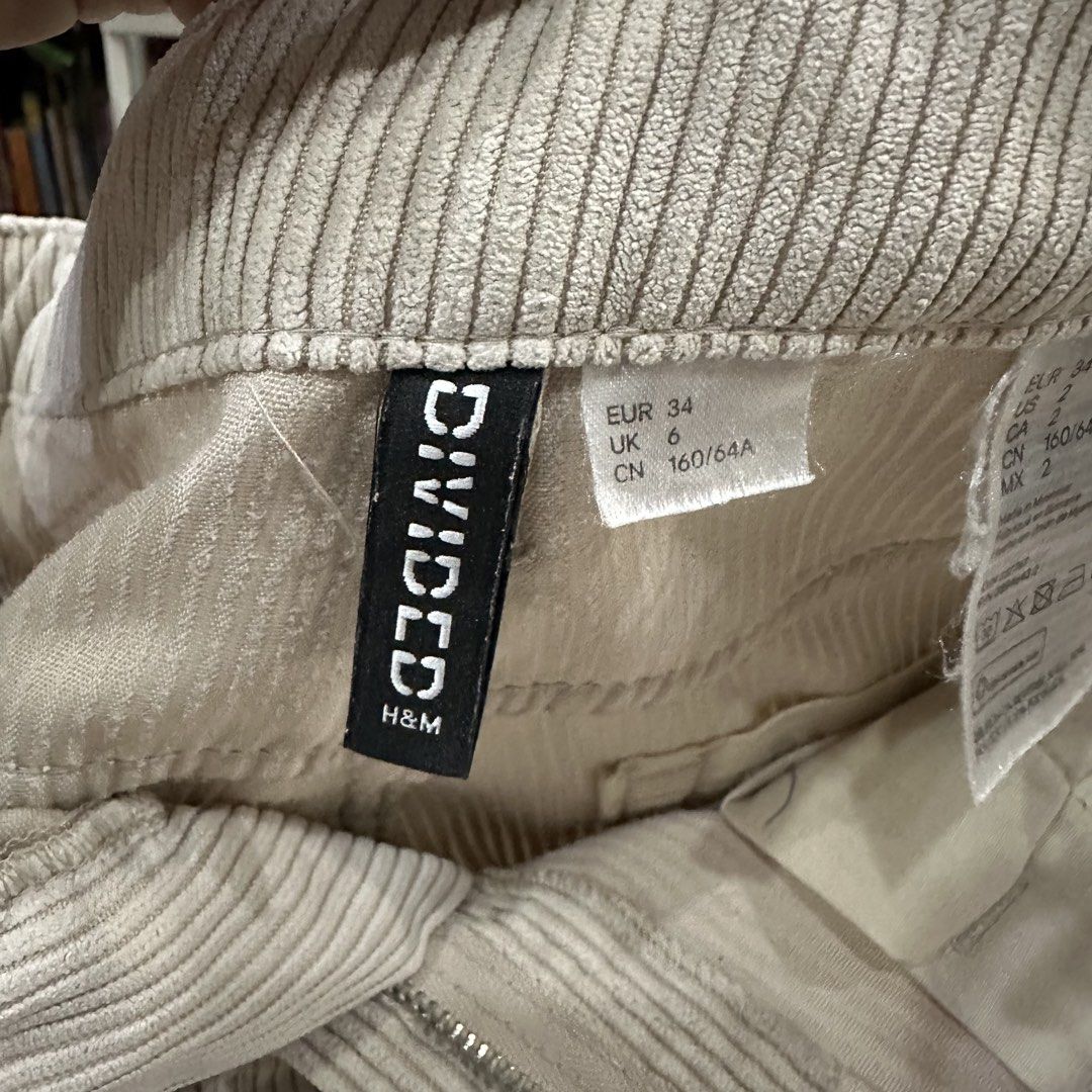 H&M Cream Corduroy Jeans Cuffed (Category: Jeans) located in Bulacan. Submitted by notalyk (Listing ID 1453249054, Image 2). Description: - still in good condition - no visible flaws - with freebie (2 items and up) 💗 📍Bulacan Delivery fee is shouldered by customer .