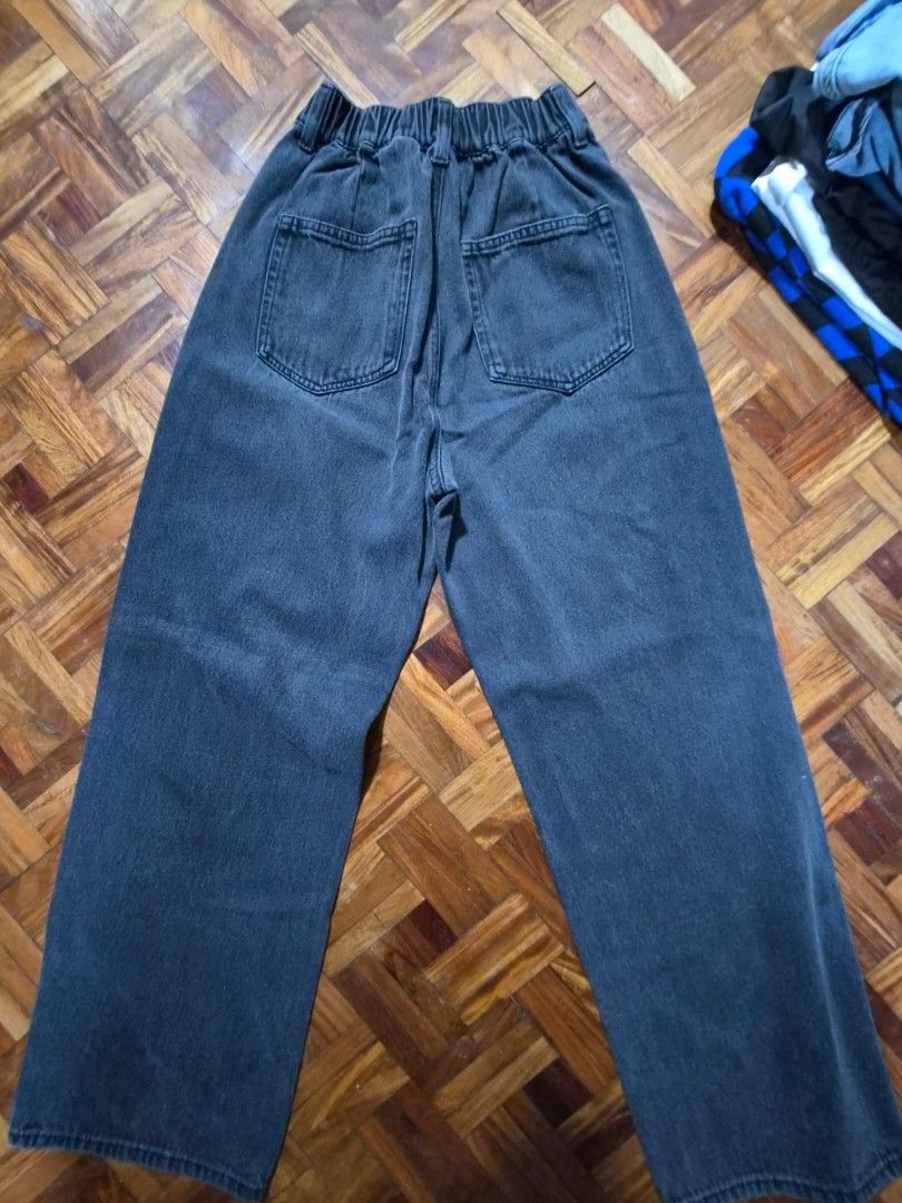 H&M wide high waist black denim (Category: Jeans) located in Antipolo. Submitted by mrcl715 (Listing ID 1453353452, Image 2). Description: .