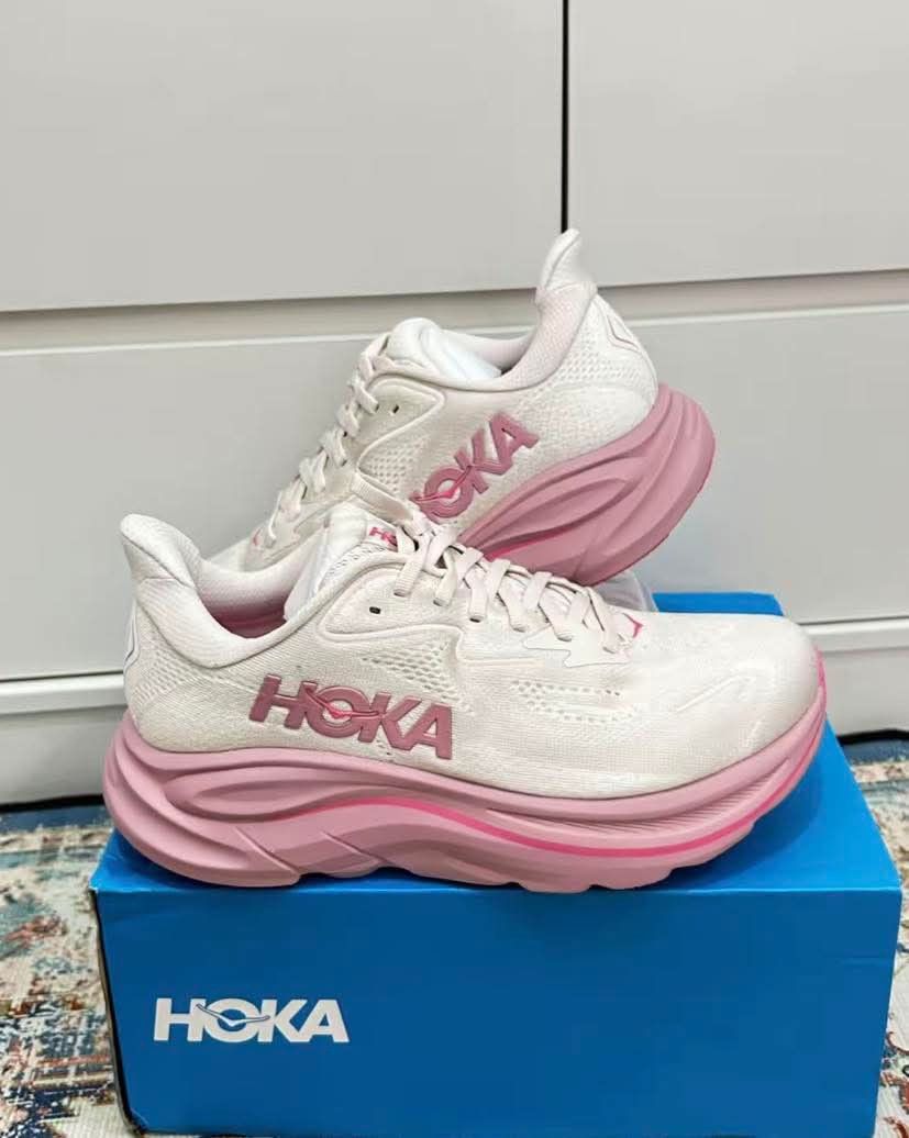 Hoka Clifton 10 Rose Cream (Category: Sneakers) located in Manila. Submitted by ddg_s (Listing ID 1453424083, Image 2). Description: Hoka Clifton 10 Rose Cream •Auth Quality • W Box •What you see is what you get •Made in vietnam SIZE: 35/ 36/37/38/39/40 ₱3200📩 📍J&T 📍LALAMOVE ✅Payment first .