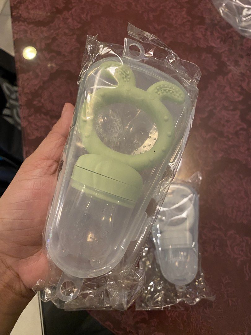 Hoshi Fruit Pacifier Set BUY 1 GET 1 (Category: Weaning & Toddler Feeding) located in Pasig City. Submitted by knick_rae (Listing ID 1453301493, Image 2). Description: Complete set of fruit pacifiers perfect for introducing baby’s first food Buy 1 get 1 Price negotiable.
