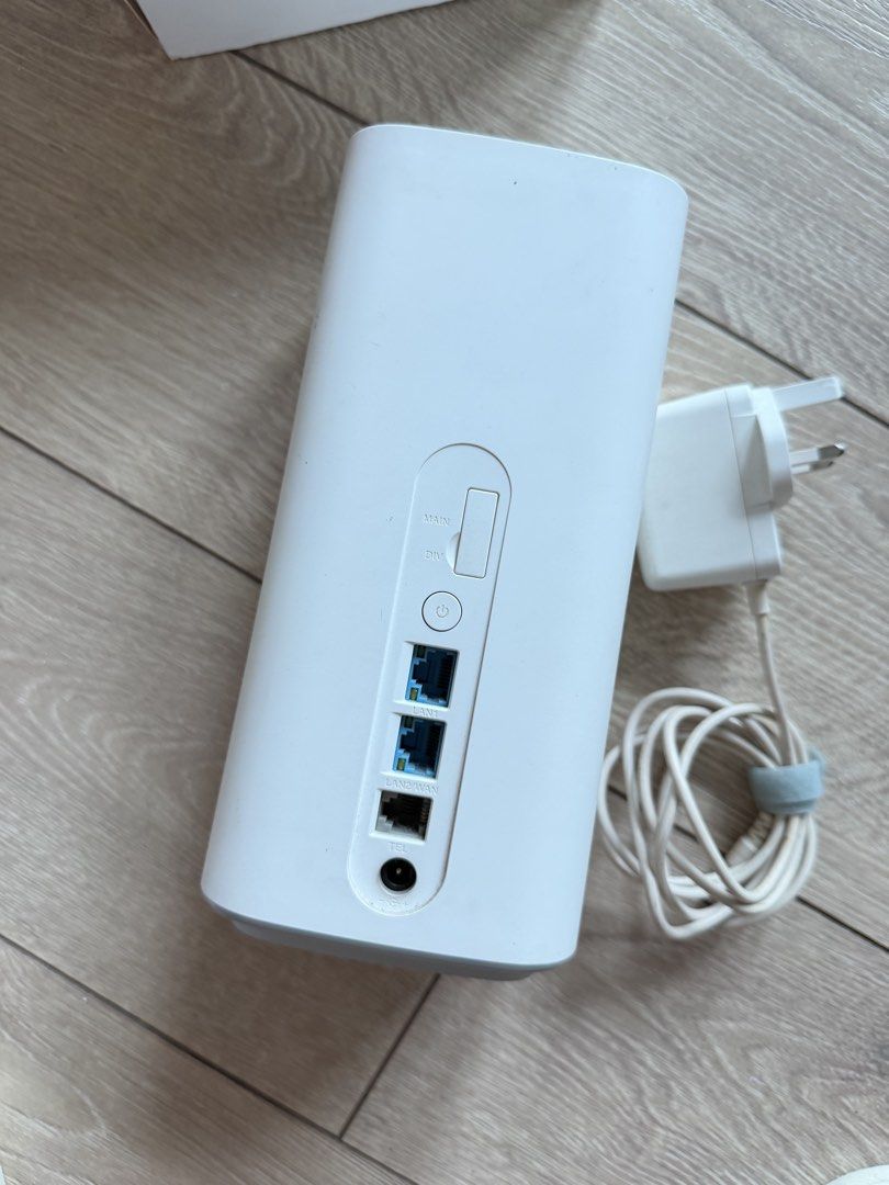 Huawei 5G WiFi router Openline unlocked (Model H112-370), Computers ...