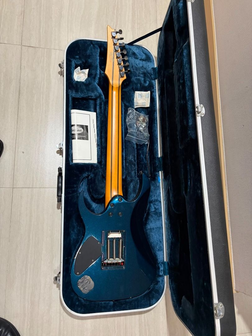 Ibanez RG 1527 7 String Electric Guitar with Hard Case (Upgraded with Dimarzio Air Norton and D-Sonic, Push-Push tone pot) （分類：樂器）位於 Hong Kong。 由 olivercheung1657 提交（商品編號 1453404078，圖片 2）。簡介： Selling a used Ibanez Prestige RG1527 7-String Electric Guitar: Upgraded Pickups: DiMarzio Air Norton & D Sonic set (John Petrucci's set of choice back in 2000s!) + Push-Push Coil Split. Pro Setup: Used but has been maintained by Gavin at Nameless Guitars. I