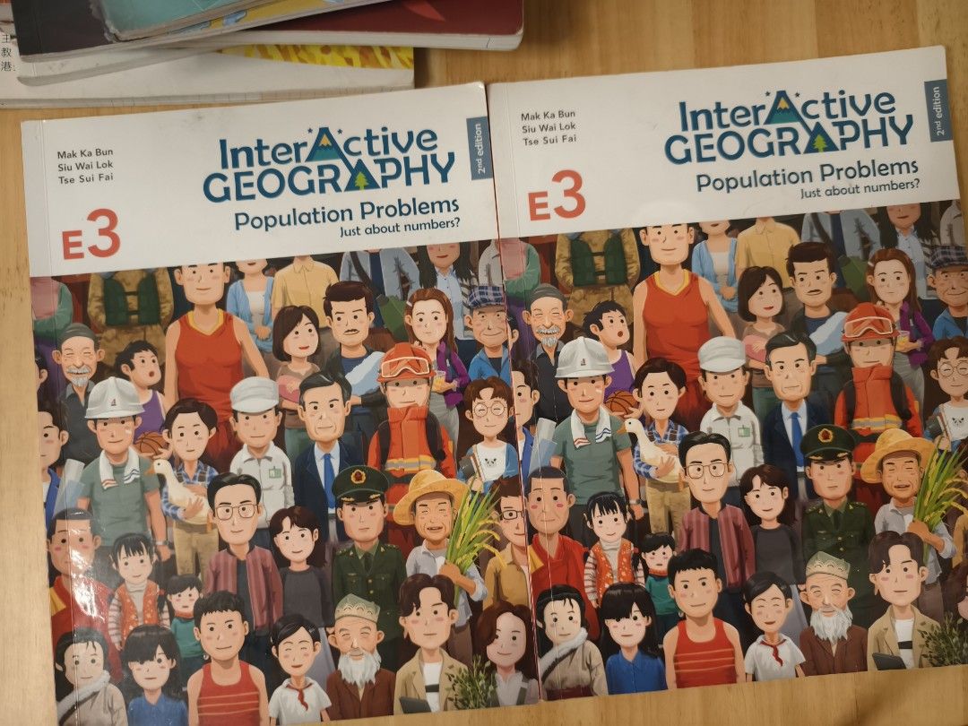 Interactive Geography 教科書 (C1, E2, E3, C2) （分類：教科書）位於 Hong Kong。 由 maymay_b 提交（商品編號 1453422569，圖片 2）。簡介： 新舊如圖，有筆記，有書寫 $20@1 呢套係 Interactive Geography 教科書，有 C1, E2, E3 同 C2 四本。內容講城市空間、氣候變化同人口問題等等。書本內有筆記同螢光筆劃線，適合溫習用。。
