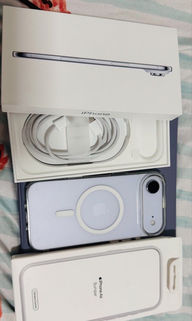 Iphone 17 Air 256gb Skyblue (Category: iPhone 17 Series) located in Pasig City. Submitted by ainee.and.emmett (Listing ID 1452324897, Image 1). Description: Sale or Swap to IP17PM Apple 17 air 256gb skyblue 92%BH 517cc Unli check to test Comes with box same imei And unused cable Swap only to Iphone 17pm willing to add cash (fair deal only) Strictly for meet up only loc pasig/ taguig .