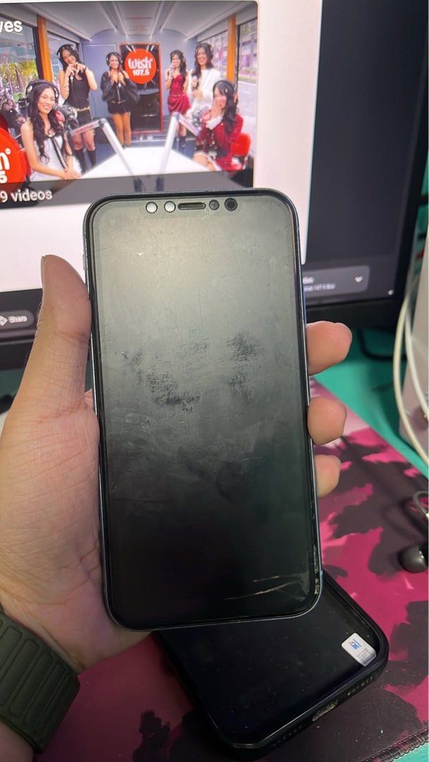iPhone XR 64gb (Category: iPhone X Series) located in Antipolo. Submitted by kristineflores19 (Listing ID 1453399719, Image 2). Description: All parts original Unli check sa meet up Smartlocked Crack as seen on photo Assistive touch gamit to exit the app and etc. RUSH ONLY.