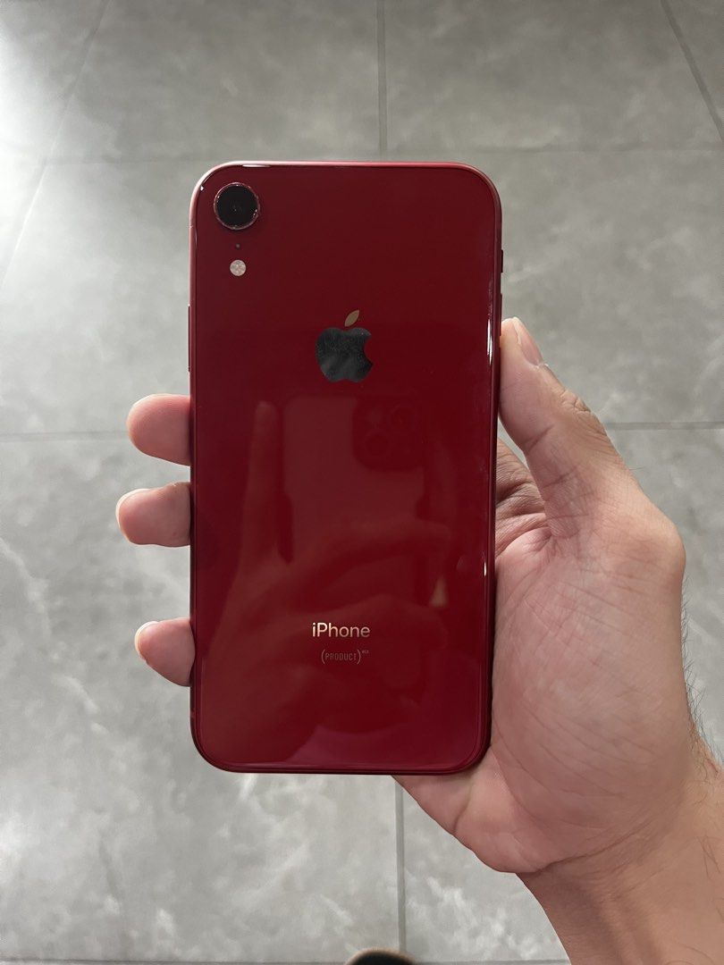 Iphone XR Product Red (Category: iPhone X Series) located in Calamba. Submitted by cedi.stuff (Listing ID 1453286201, Image 2). Description: Any sim pwede 100% battery health Lahat gumagana at walang sakit sa ulo Walang dents at scratches dahil hindi nabagsak Honest issue: replaced flycdi battery at paintchip na common issue sa iphone. Price is negotiable to sure buyer.