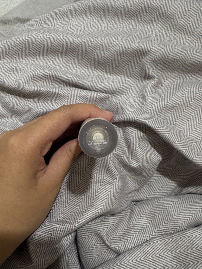 Issy Fluid Flex Concealer (NFI) (Category: Makeup) located in Taguig. Submitted by _icedm4tcha (Listing ID 1453421722, Image 2). Description: • used once only • no box included shade: NF1 rfs: not my shade location: newport, pasay.