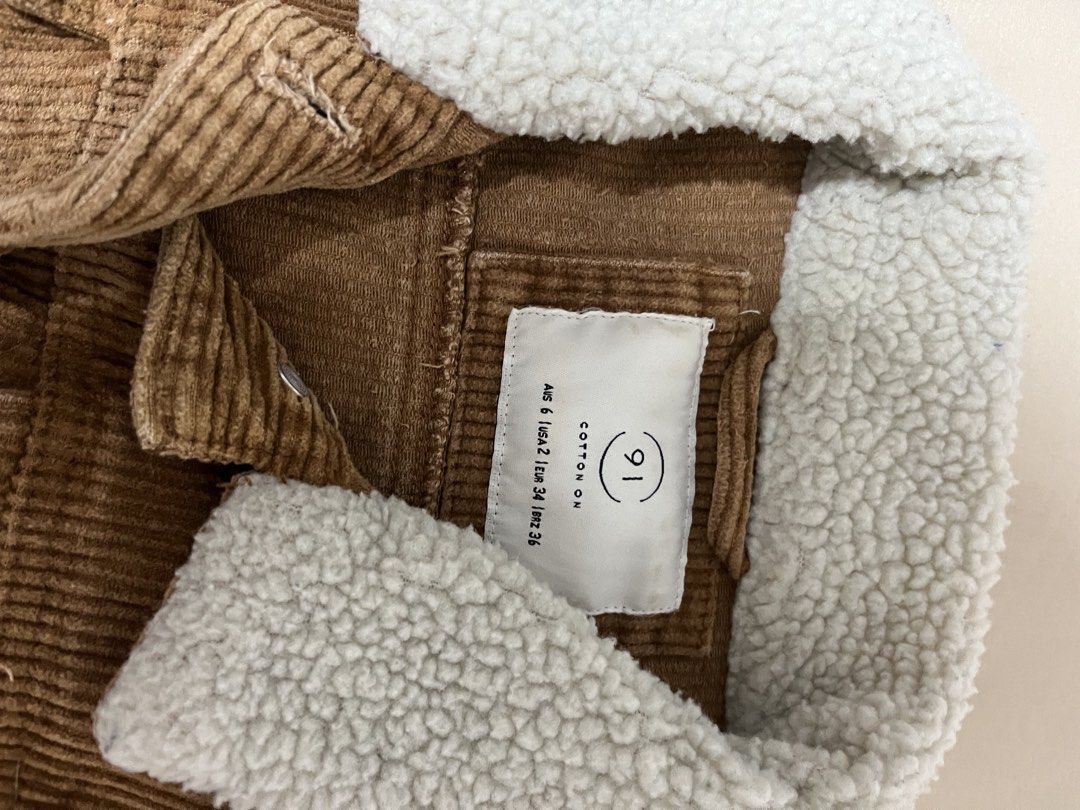 Jacket, fur jacket, brown jacket (Category: Coats, Jackets and Outerwear) located in Manila. Submitted by luna18_m (Listing ID 1453408644, Image 2). Description: .