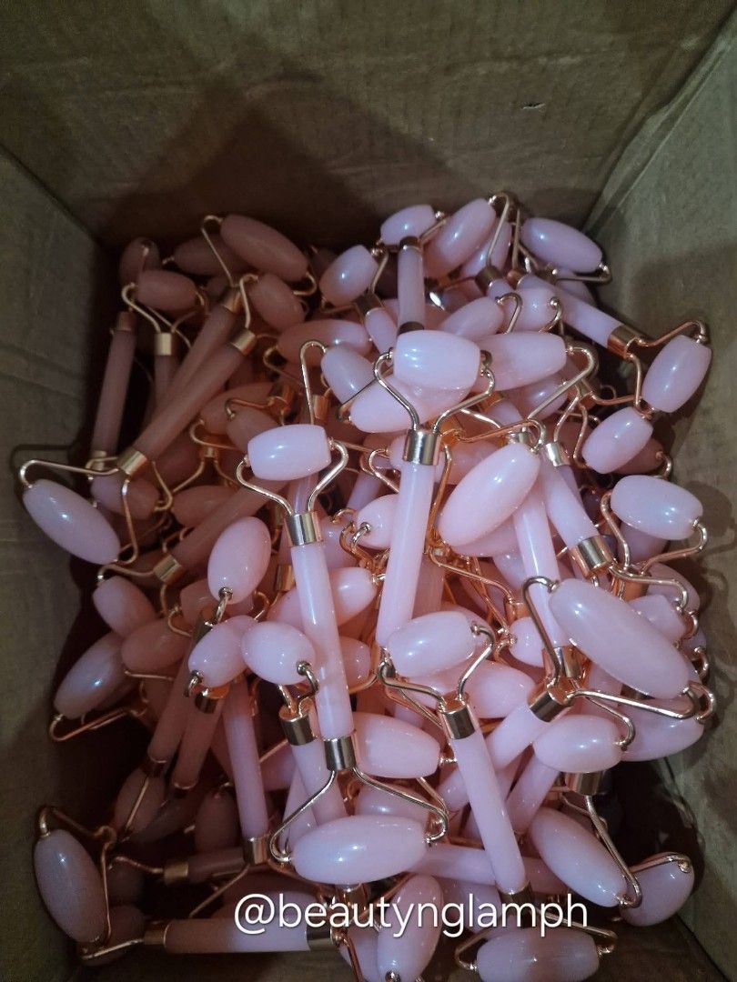 Jade Roller Pink Rose Quartz (Rosegold handle) (Category: Face Care) located in Quezon City. Submitted by floreskari78555 (Listing ID 1453422245, Image 2). Description: Jade Roller Pink Rose Quartz(Rosegold Handle) 🌸✨ ​Get that premium feel without the premium price tag! Made from high-quality resin (not lightweight/plastic quality!). It has a nice weight to it, making it the best alternative to real rose quartz. ​Perfect for: ✨ Bridesmaid / Cor