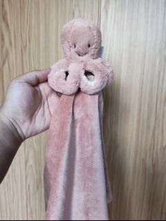 (Category: ) located in . Submitted by adoptablestuffies (Listing ID 1453244416, Image 1). Description: .