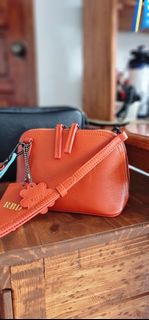 (Category: ) located in . Submitted by finebagsandmore (Listing ID 1453335086, Image 1). Description: .