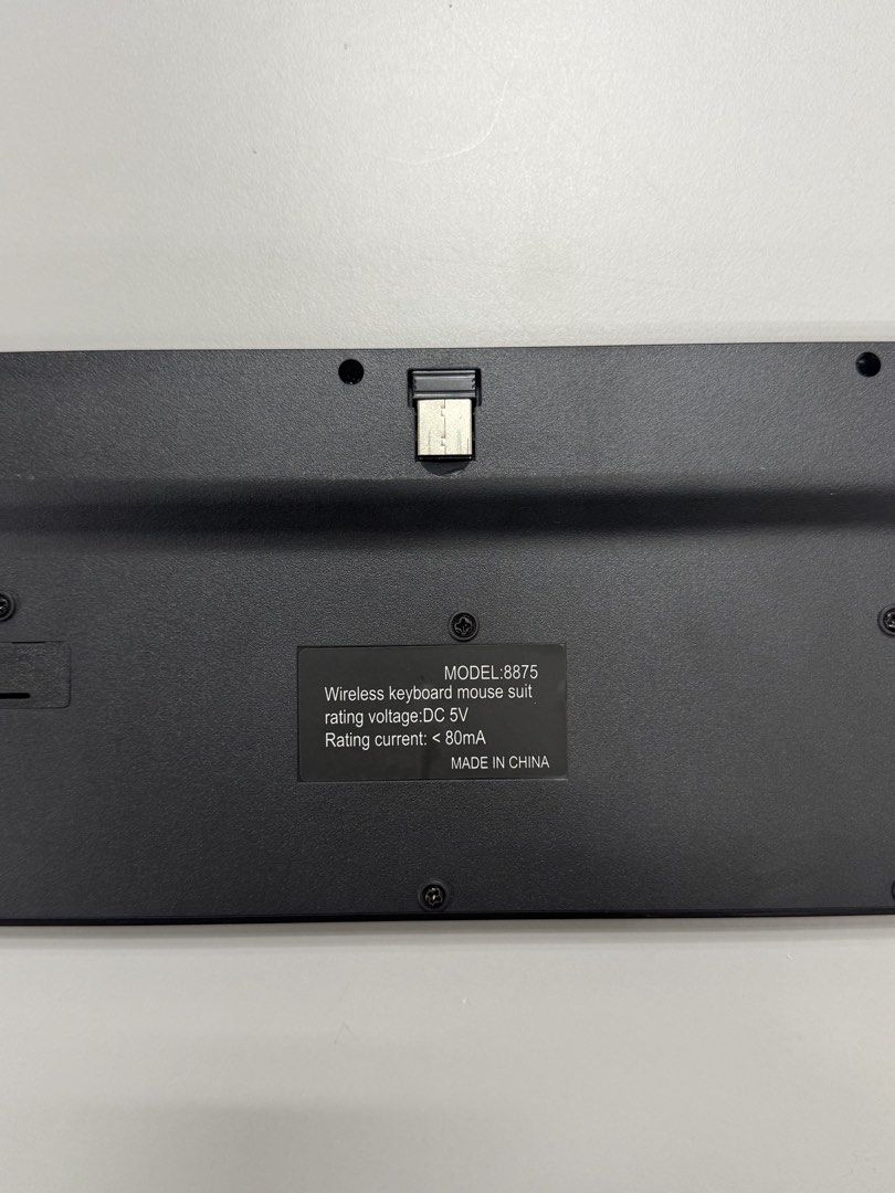 Keyboard (Category: Computer Keyboard) located in Kuala Lumpur. Submitted by diandeepreloved (Listing ID 1453373347, Image 3). Description: - Use only for a while (about a week) - good condition - battery triple A.