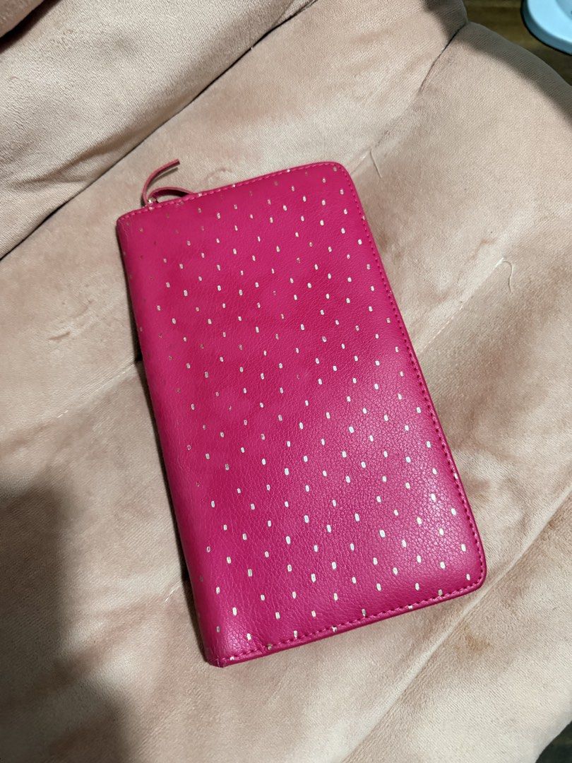 Kikki K Passport/Check/Card holder (Category: Wallets & Card holders) located in Quezon City. Submitted by forever_chic (Listing ID 1453388429, Image 2). Description: Kikki K Passport, Check Cardholder Hindi nagamit... naluma nalang What u see is what u get Pass sa maarte MOP: Bank transfer or COP via Lalamove.