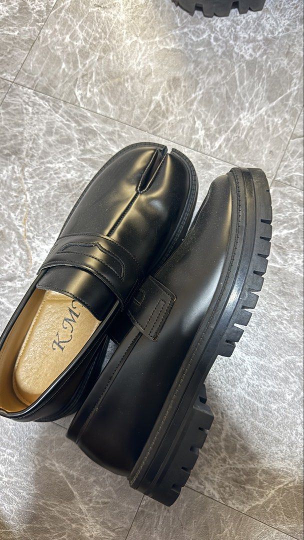 KMY Black Tabi Loafers Chunky Sole (Category: Loafers) located in Manila. Submitted by edprince2801802 (Listing ID 1453335474, Image 3). Description: - Brand: KMY - Style: Black Tabi Loafers - Features: Chunky sole, slip-on design - Occasion: Ideal for everyday wear.