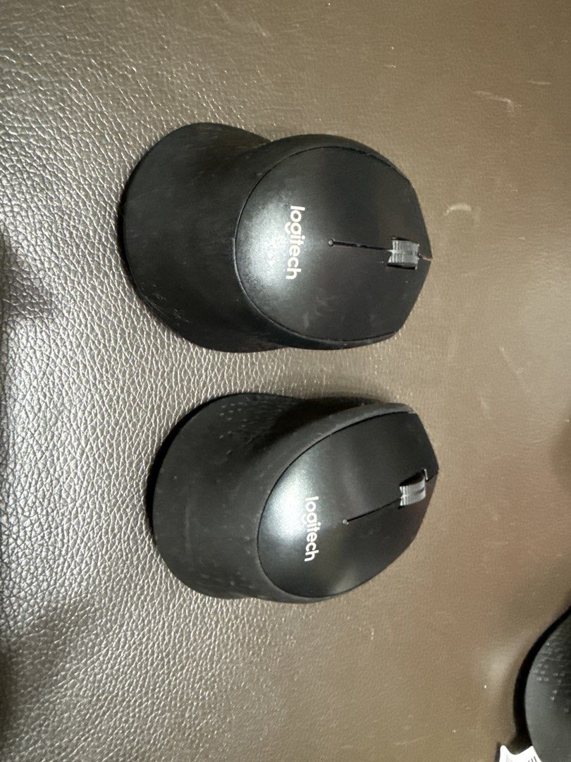 Logitech mouse (Category: Mouse & Mousepads) located in Singapore. Submitted by hobbytvb (Listing ID 1453356369, Image 1). Description: .