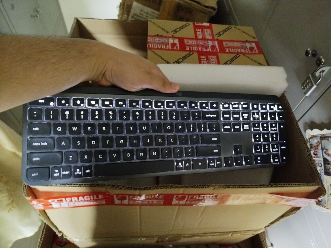 Logitech MX Keys Wireless/Bluetooth Productivity Keyboard GRAPHITE (Category: Computer Keyboard) located in Quezon City. Submitted by calibre027 (Listing ID 1453262811, Image 2). Description: Logitech MX Keys Wireless/Bluetooth Productivity Keyboard GRAPHITE ✔100% ORIGINAL, not yet opened for repairs, all buttons are crisp ✔ No issues, unli-test upon pickup ✔ SRP is around 6,300 pesos ✔ Package: no box ✔ meetup - Avire Tower Proj.4, Quezon City /