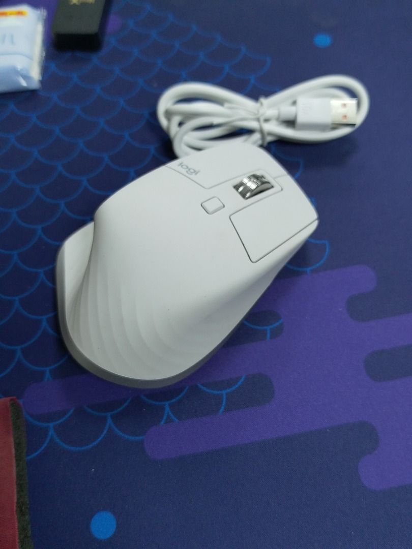 Logitech MX MASTER 3S (Best Productivity Mouse) WHITE (Category: Mouse & Mousepads) located in Quezon City. Submitted by calibre027 (Listing ID 1453263120, Image 3). Description: Logitech MX MASTER 3S (Best Productivity Mouse) WHITE ✔ 100% ORIGINAL, not yet opened for repairs ✔ fresh unit, test all you want upon pickup ✔ SRP is is around 6k 👉 Package: mouse, 10amp cable white only 👉 meetup - Avire Tower Proj.4, Quezon City / sm north, trinoma u