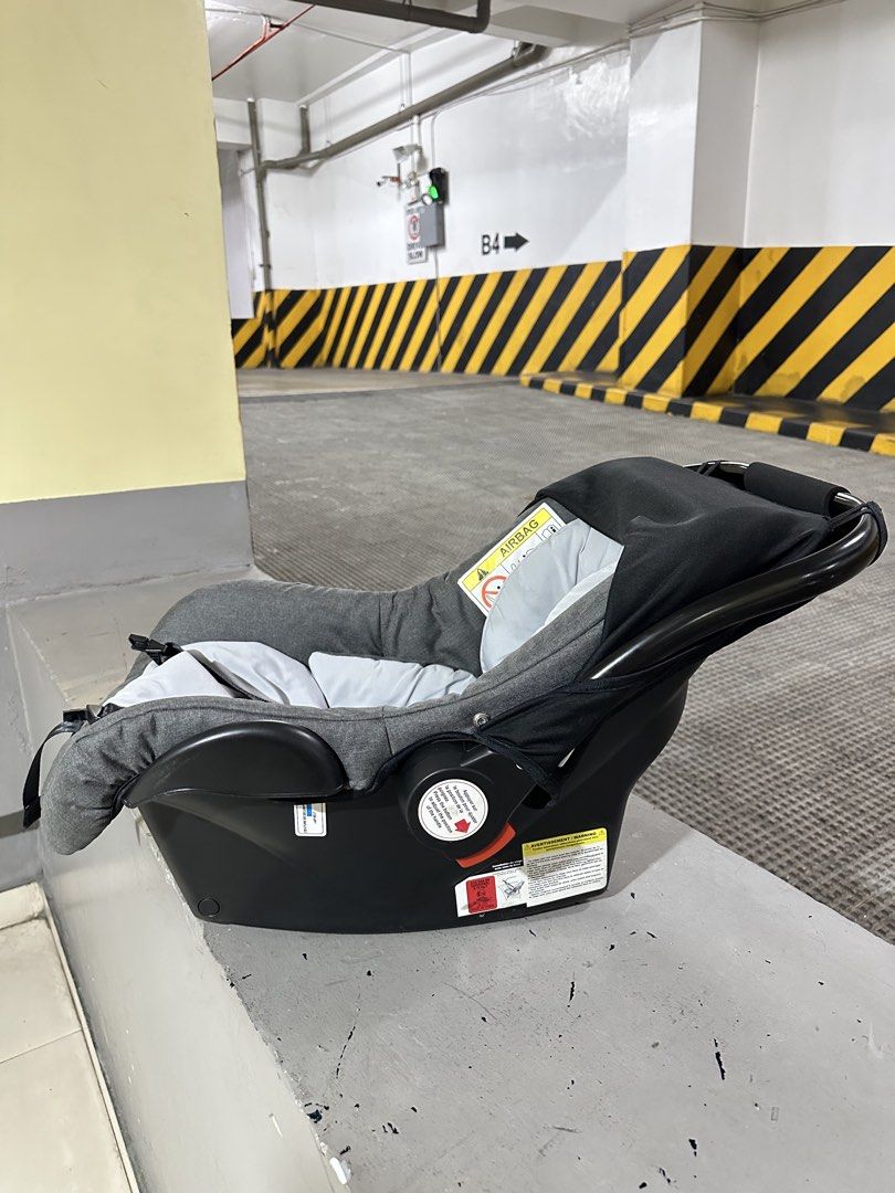 Looping Squizz Infant Car Seat (Category: Car Seats) located in Taguig. Submitted by queeniekilig (Listing ID 1453346478, Image 3). Description: * Model: Looping Squizz Infant Car Seat (Group 0+). * Suitability: Birth up to 13 kg. * Compatibility: Snaps directly onto Squizz stroller frames. * Safety: Secure 3-point harness structure. * Comfort: Includes plush newborn insert padding. * Portability: Lightweight body with adjustable carry handle..