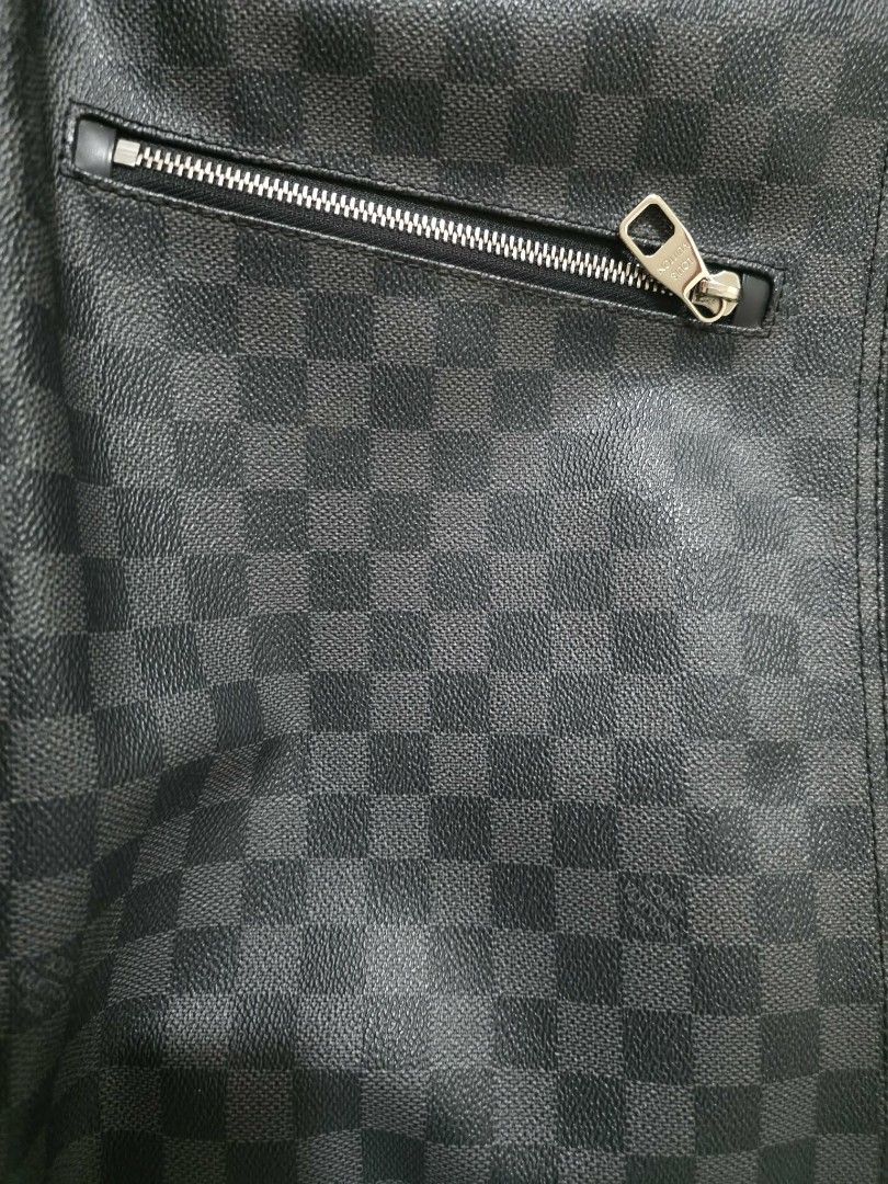 Louis Vuitton Damier Graphite Canvas Crossbody Bag (Category: Sling Bags) located in Antipolo. Submitted by roshc (Listing ID 1453304433, Image 3). Description: - Authentic Louis Vuitton crossbody bag - Damier Graphite canvas - Zip closure - Adjustable strap - Comes with LegitApp certificate of authenticity - Ideal for everyday use - Selling because it's not used often.