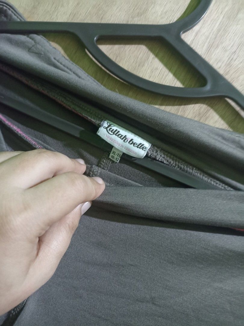 Lullabye Grey Yoga Pants (Category: Other Bottoms) located in Tarlac. Submitted by allinoneshop2178 (Listing ID 1453334669, Image 2). Description: - Brand: Lullabye small-meduim size - Style: Yoga Pants - Color: Grey - Features: Comfortable waistband with subtle pink stripe, Flare leg - Size: XL on tag (10-12) - Ideal for: Workouts, lounging.