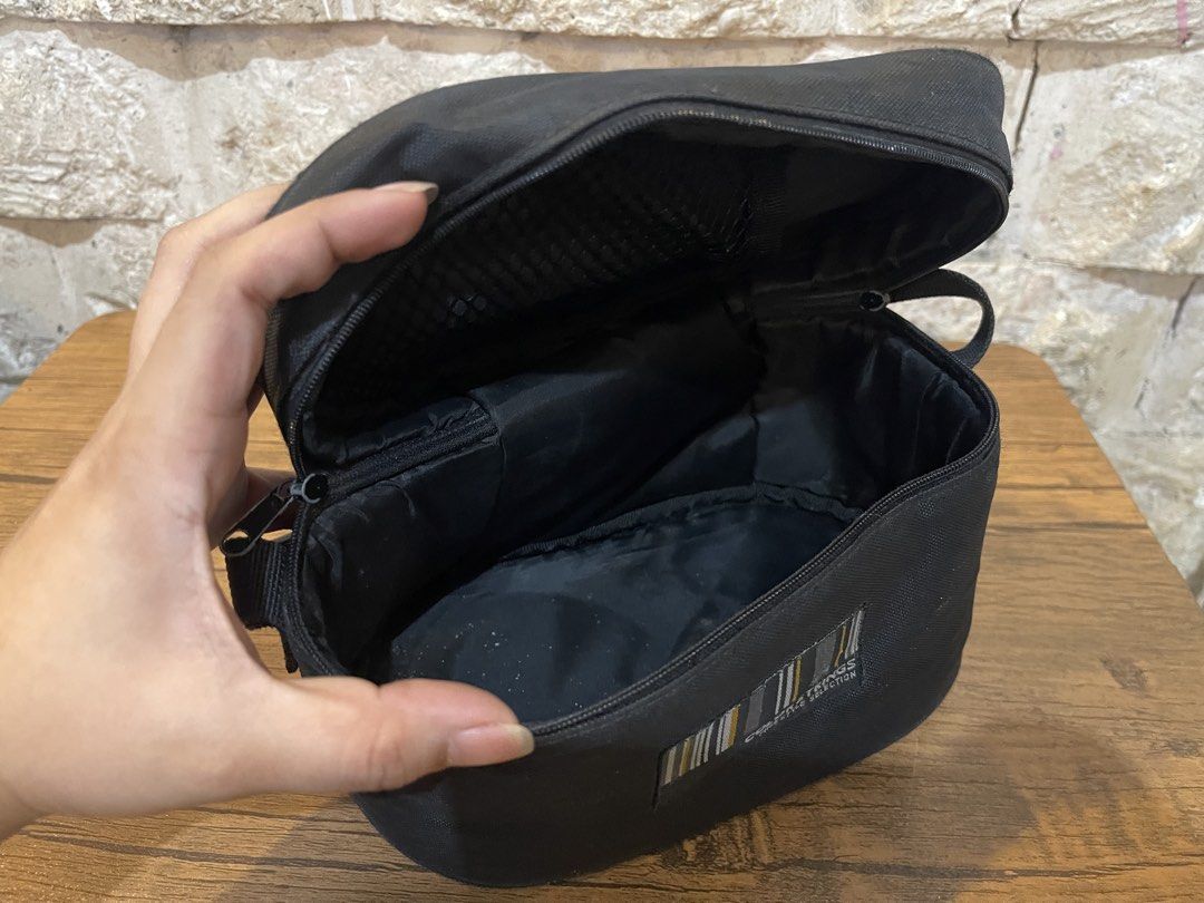 make up bag (Category: Makeup) located in San Fernando. Submitted by japansurpluselyu (Listing ID 1453374280, Image 2). Description: .