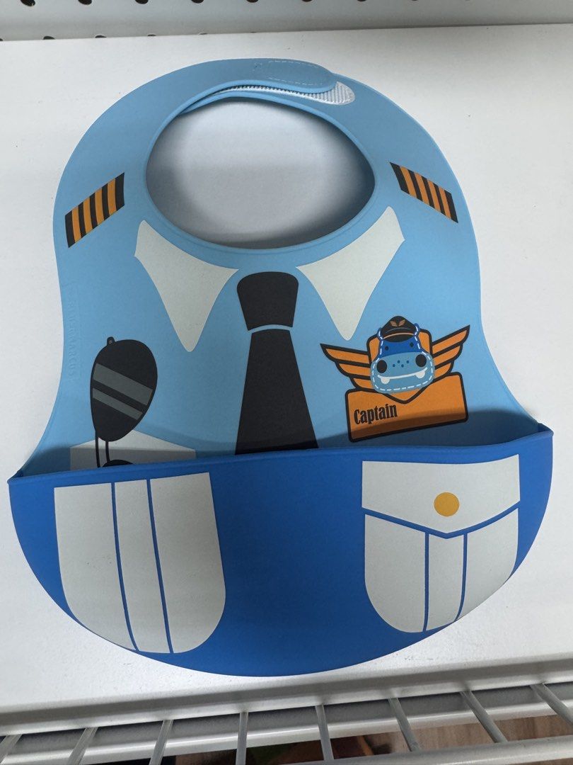 Marcus and Marcus - Baby Pilot Captain Silicone Bib (Category: Weaning & Toddler Feeding) located in Manila. Submitted by patrishtrishhh (Listing ID 1453275683, Image 1). Description: .