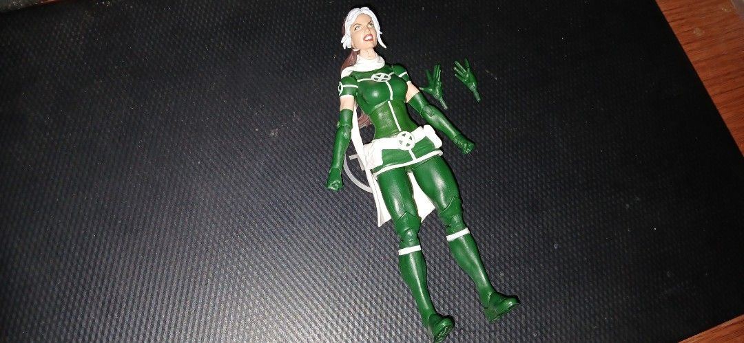 Marvel Legends Rogue No Alternate Head (Category: Figurines & Statues) located in Paranaque City. Submitted by cheapsales (Listing ID 1453374759, Image 2). Description: Items in Paranaque Can ship via Gogo or Lalamove.