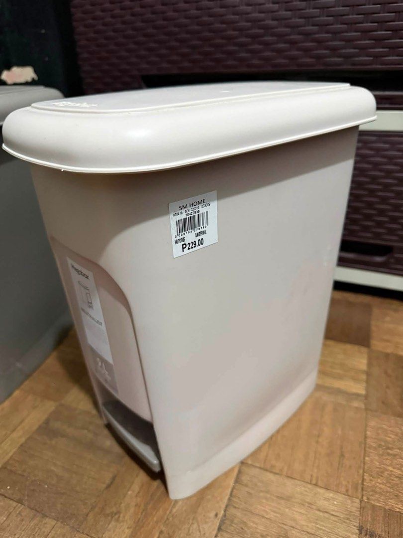 Megabox Neutralist 9L Step Bin Beige (Category: Storage Boxes & Baskets) located in Quezon City. Submitted by truewhale.5f8ec0 (Listing ID 1453293454, Image 2). Description: - Megabox Neutralist 9L Step Bin - Color: Beige - Features a convenient foot pedal for easy opening - Versatile: Ideal for any room in your home - Condition: Clean and fully functional - Price: PHP 220 📍Sauyo Novaliches, Q.C.