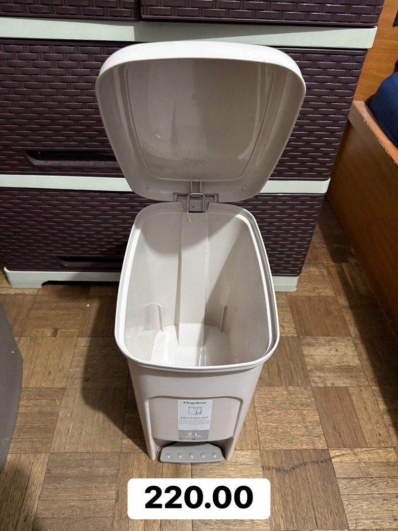 Megabox Neutralist 9L Step Bin Beige (Category: Storage Boxes & Baskets) located in Quezon City. Submitted by truewhale.5f8ec0 (Listing ID 1453293454, Image 3). Description: - Megabox Neutralist 9L Step Bin - Color: Beige - Features a convenient foot pedal for easy opening - Versatile: Ideal for any room in your home - Condition: Clean and fully functional - Price: PHP 220 📍Sauyo Novaliches, Q.C.