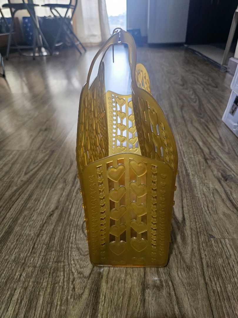Melissa (Category: Tote Bags) located in Muntinlupa City. Submitted by netrich (Listing ID 1453240918, Image 3). Description: .