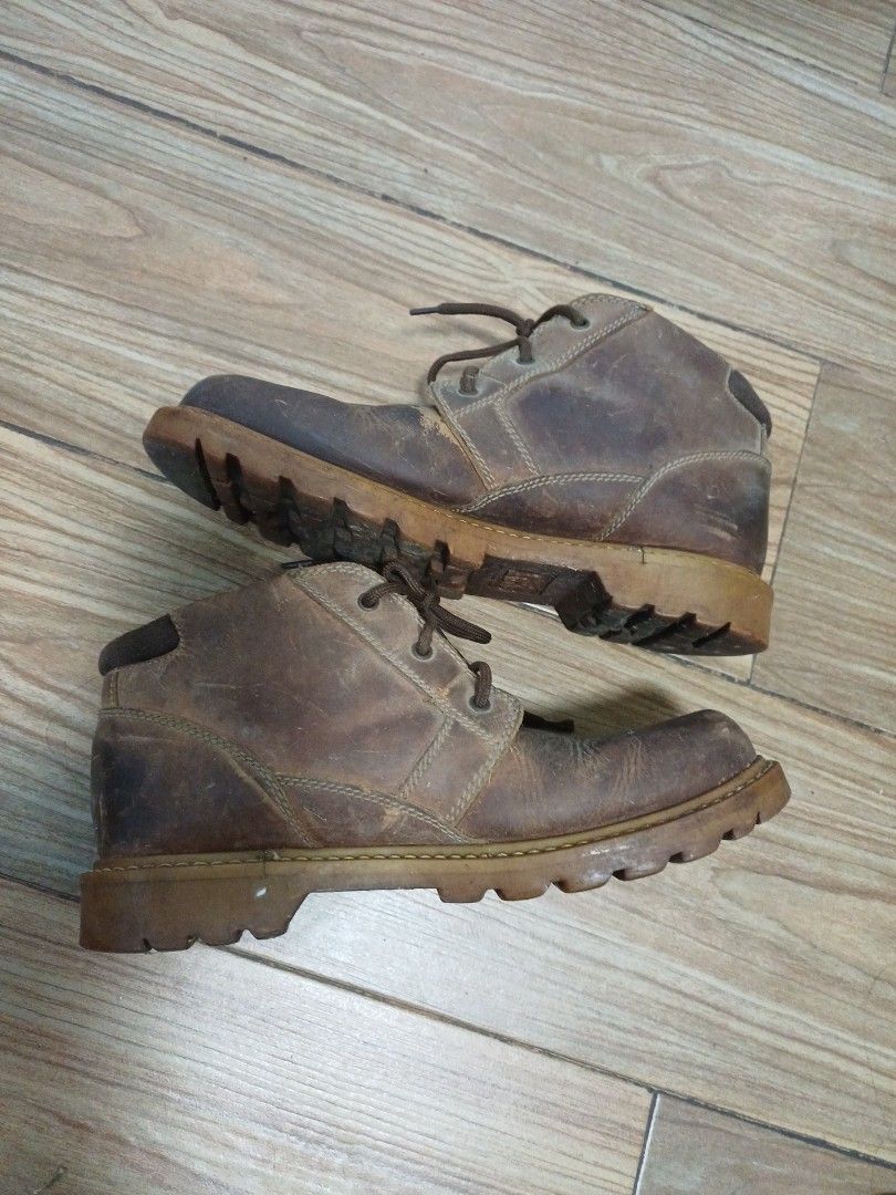 Men's US 9.5 Caterpillar Leather Boots (Category: Boots) located in San Mateo. Submitted by misskay.94 (Listing ID 1453295075, Image 2). Description: Needs cleaning. RFS Decluttering.