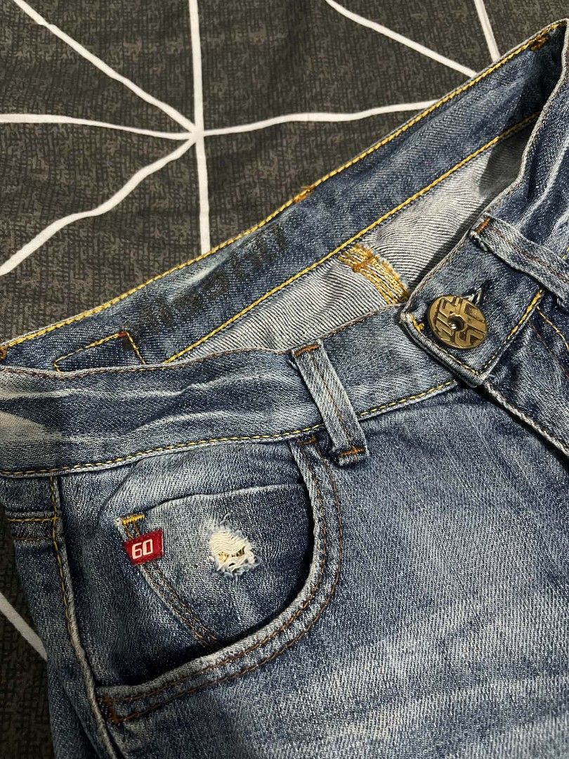 Miss Sixty Blue Denim Jeans Size 24 (Category: Jeans) located in San Rafael. Submitted by _foundbyk (Listing ID 1453276751, Image 3). Description: waistline: 24 on tag, 28 on tape measure length: 42 rise: 8.