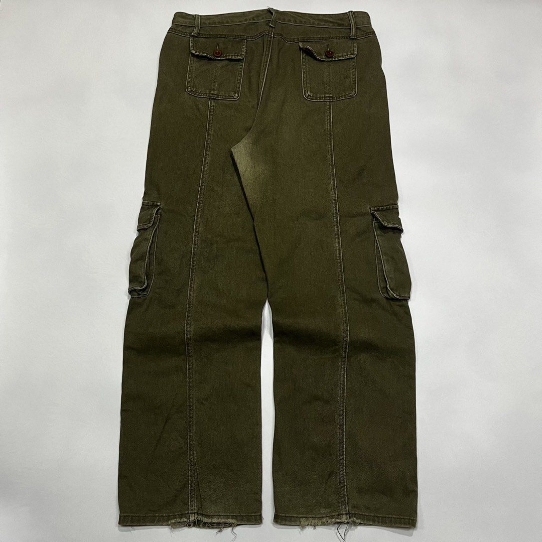 Multo pocket green pants (Category: Announcements) located in Quezon City. Submitted by thriftrage (Listing ID 1453418318, Image 2). Description: Waist’ 34 Length’ 40.5 Leg opening’ 10 Issue faded Good condiiton .