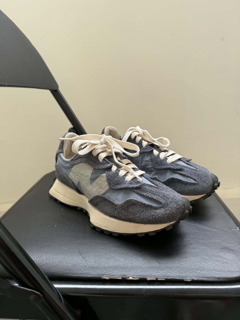 New Balance 327 Suede Sneakers (Category: Sneakers) located in Quezon City. Submitted by lvofficial (Listing ID 1453271772, Image 2). Description: Location: Ermita, Manila Size 8 women, 6.5 men. Rarely used. Comfy, but di ko pala trip masyado itsura ng 327 on me. Orig price was around 4K. I think the colors will look better if mapa-shoe laundry. Price is negotiable. Bilihin nyo na please :).