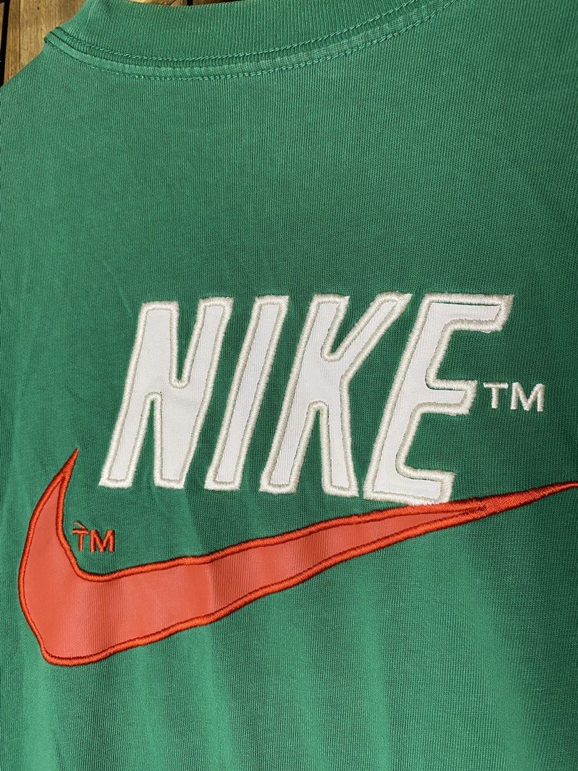 Nike Sportswear Large Embroidered Logo Tee (Category: Tshirts & Polo Shirts ) located in Makati City. Submitted by earnx_ (Listing ID 1453401401, Image 3). Description: Nike Sportswear Large Embroidered Logo Tee - Size large on tag - I dont have dimension - Estimated dimes is 20-21W and 27-28L.