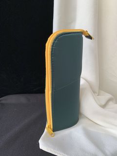 (Category: ) located in . Submitted by dillythriftstore (Listing ID 1453339197, Image 1). Description: .